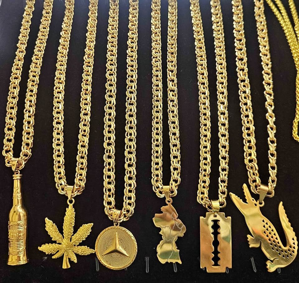 SPANISH LINK WITH PENDANTS