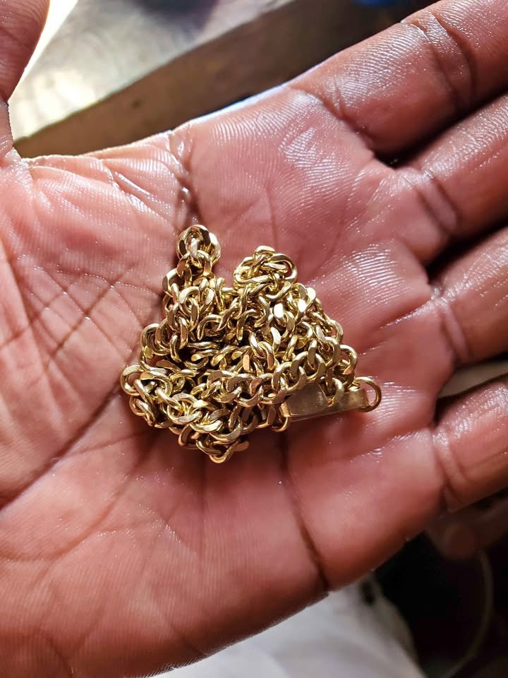 Used Material Gold