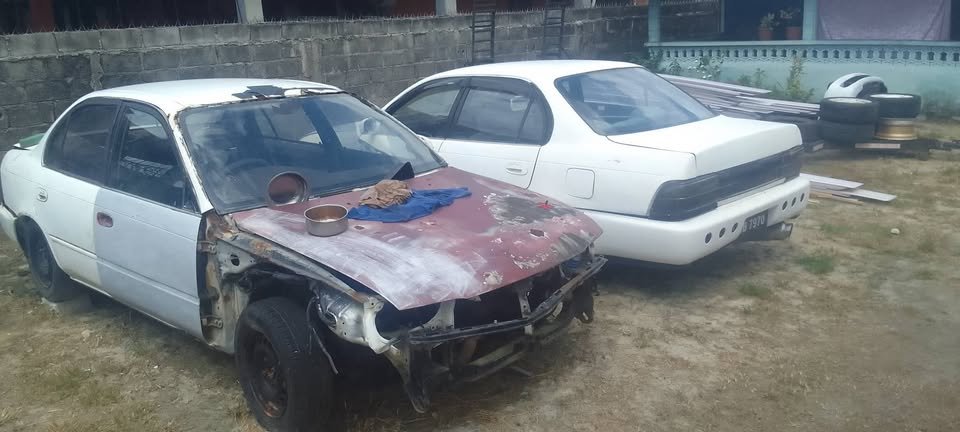 AE 100 COROLLA contact 630 3416